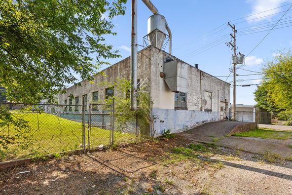 Dodds Ave Warehouse-3 phase: 3709 Dodds Ave, Chattanooga, TN 37407